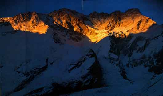 
Kangchenjunga Southwest Face At Sunset From Yalung Glacier - Nepal Himalaya by Shiro Shirahata book
